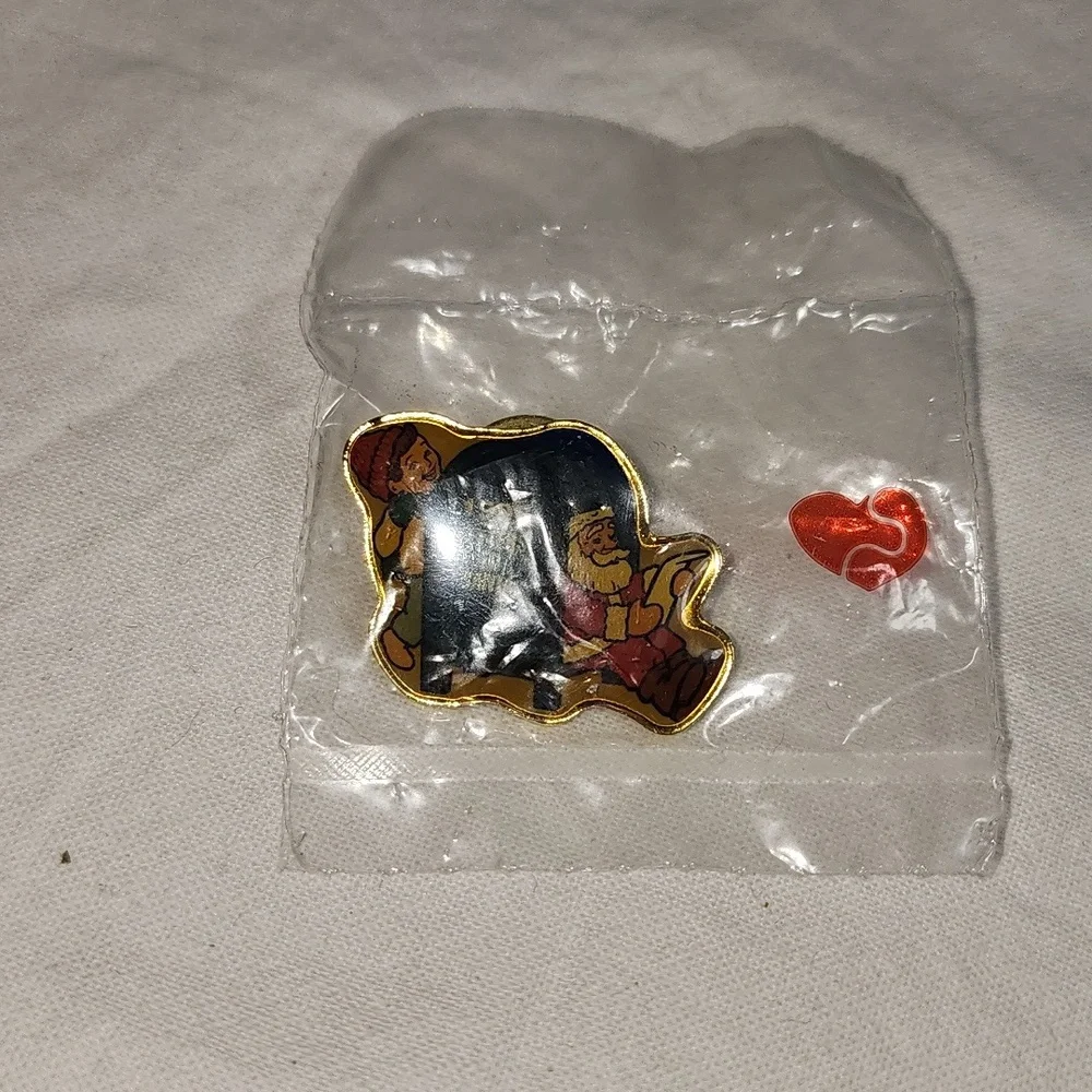 New in Package Hallmark 1997 Letters to Santa‎ Pin